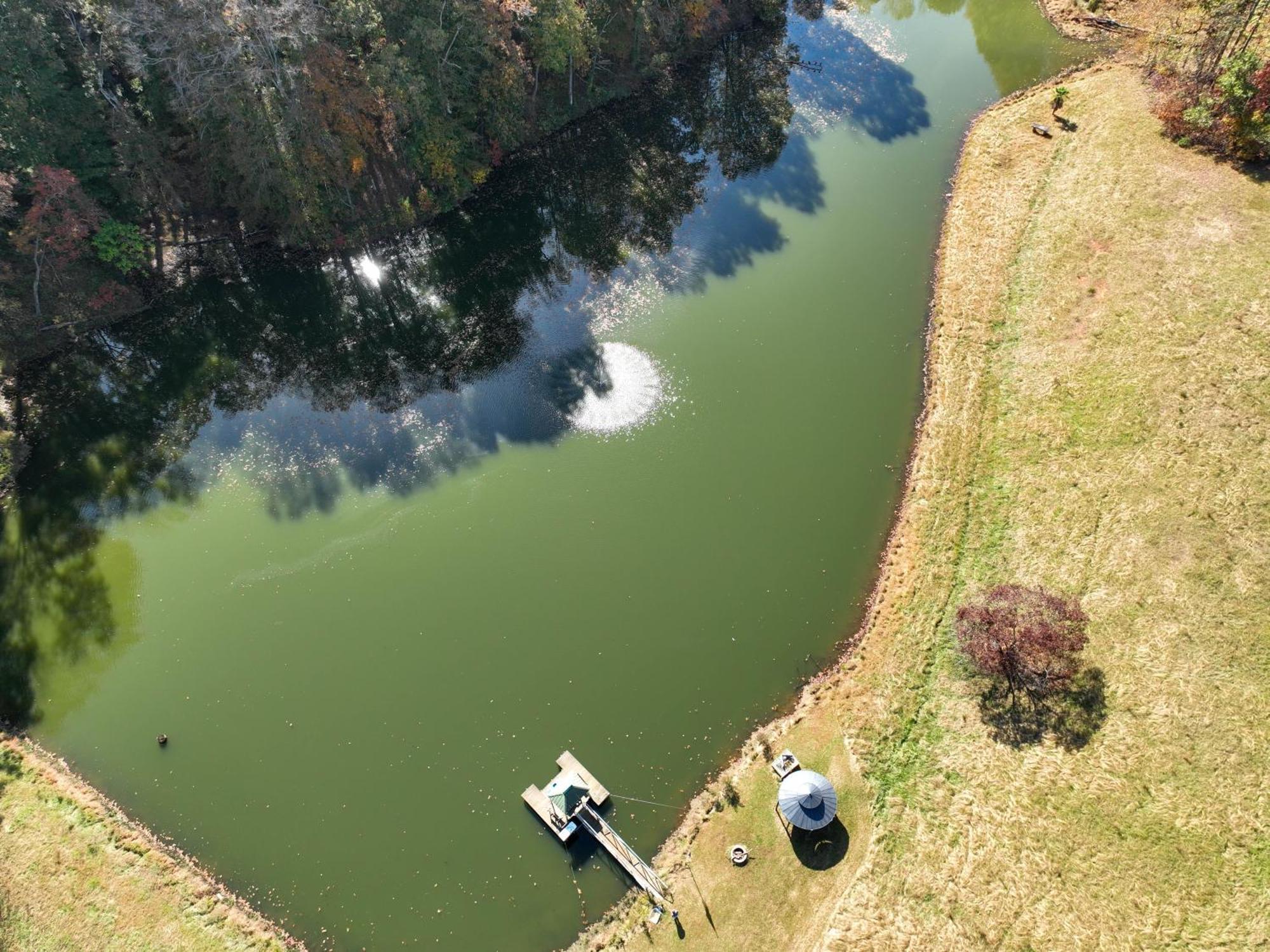 Southern Home And Fishing Lake. GainesvilleGainesville  Kültér fotó